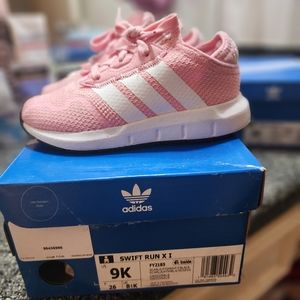 Kids Adidas Swift run shoes